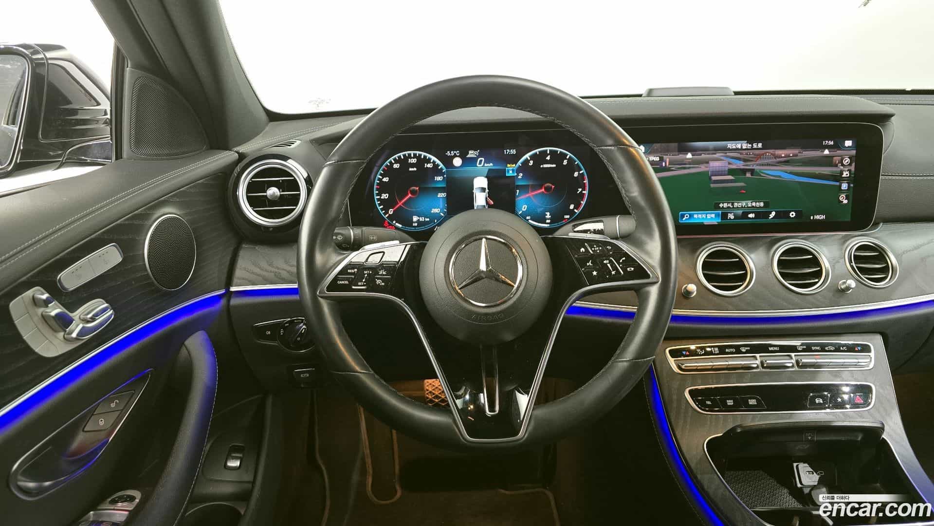 E-Class Mercedes-Benz 2022.11-OPTION-017