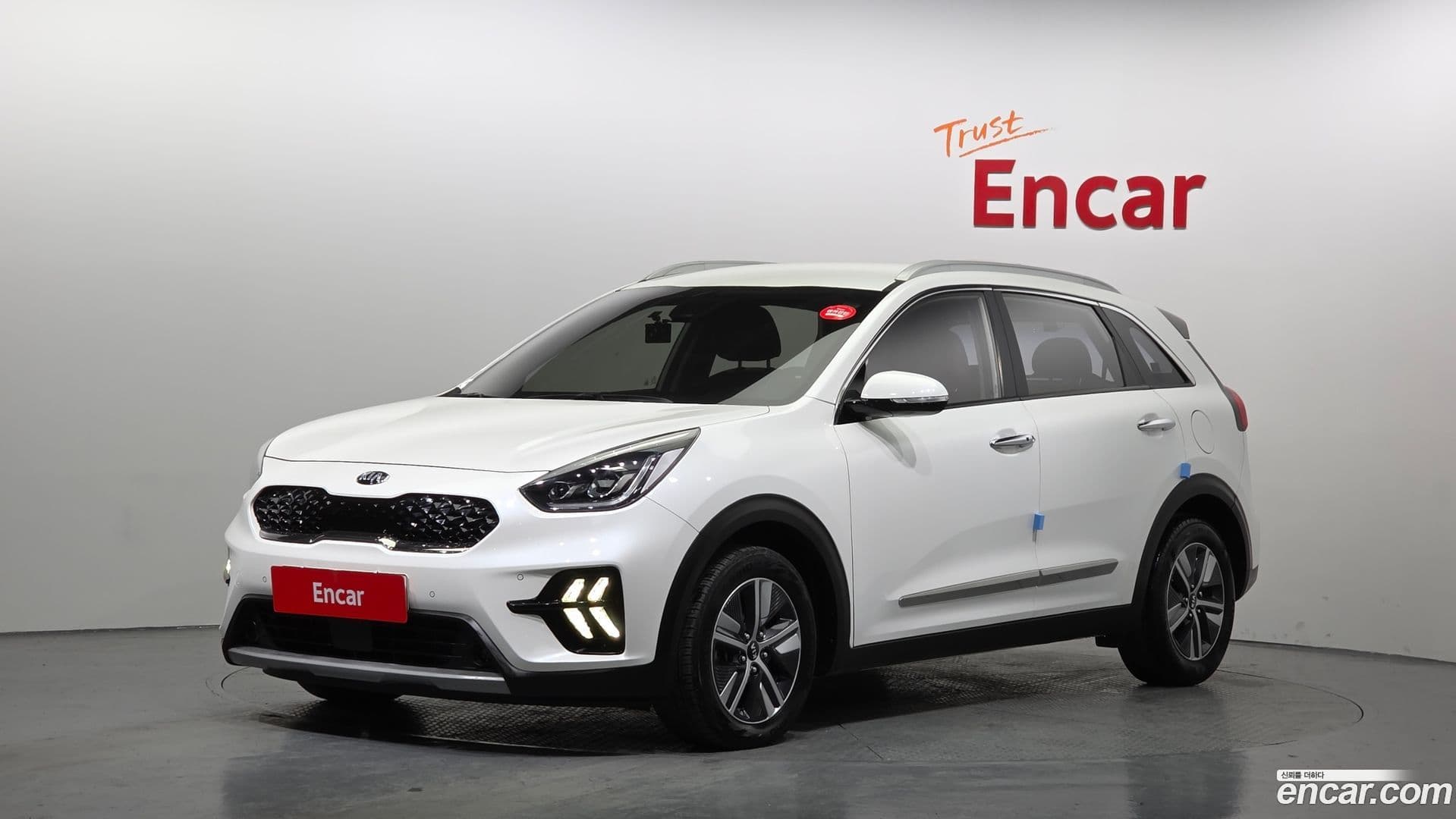 Main__Slider__Photo:Niro Kia 2021.0-0
