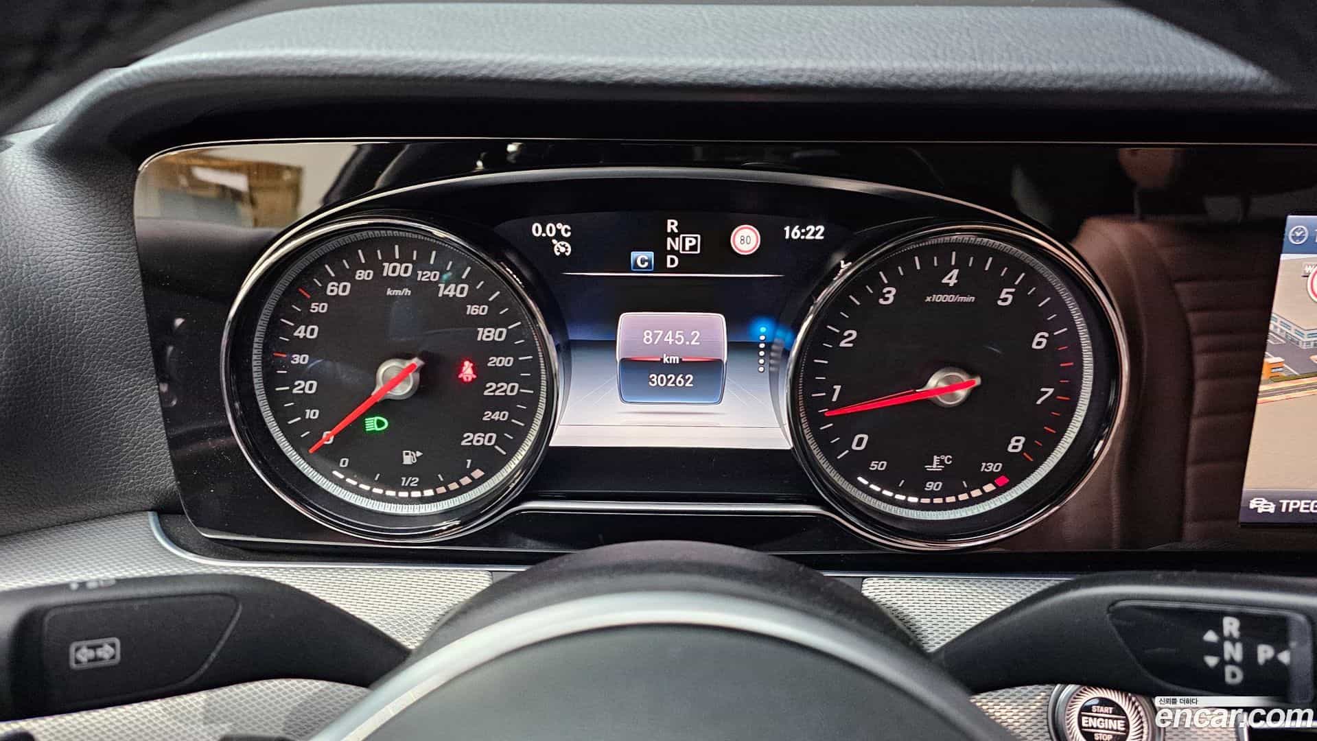E-Class Mercedes-Benz 2019.5-INNER-008