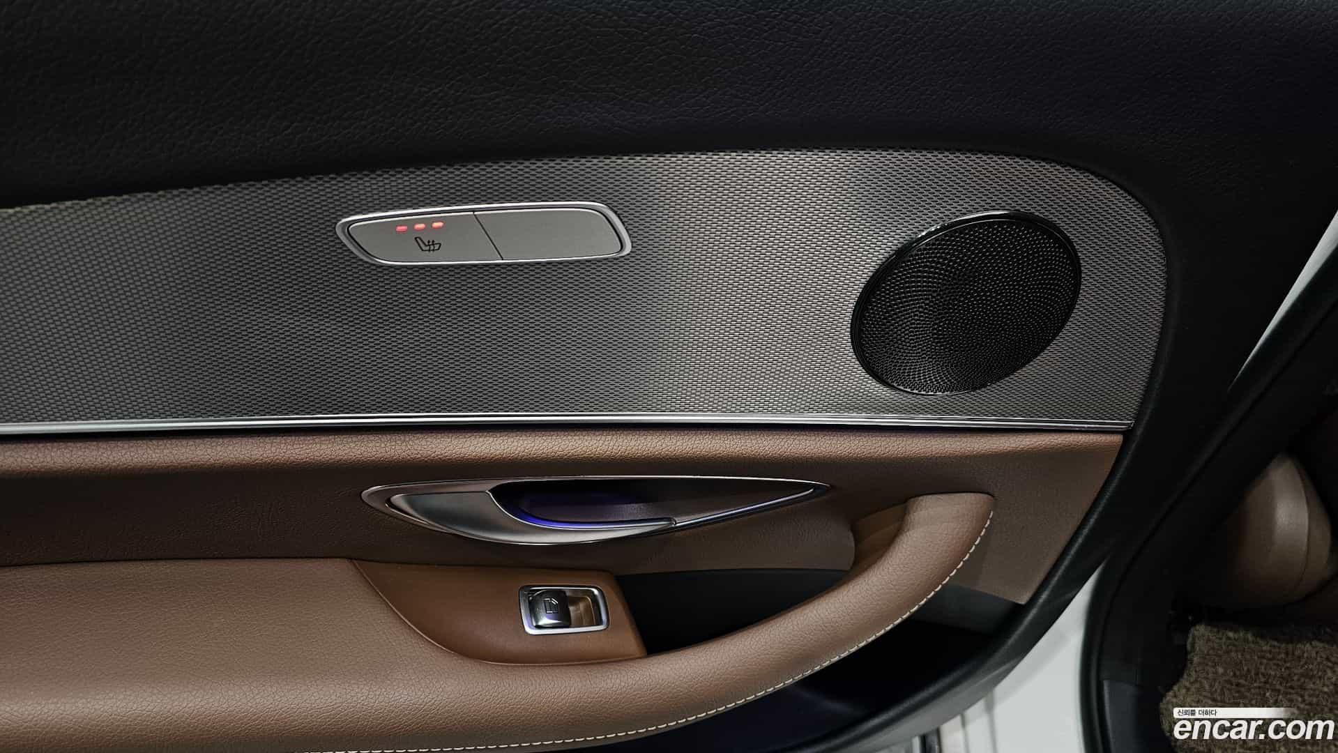 E-Class Mercedes-Benz 2019.5-OPTION-024