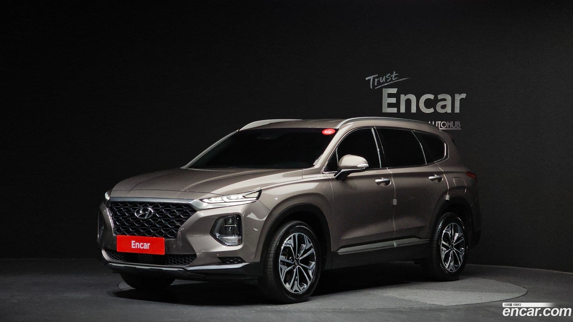 Main__Slider__Photo:Santafe Hyundai 2018.6-0
