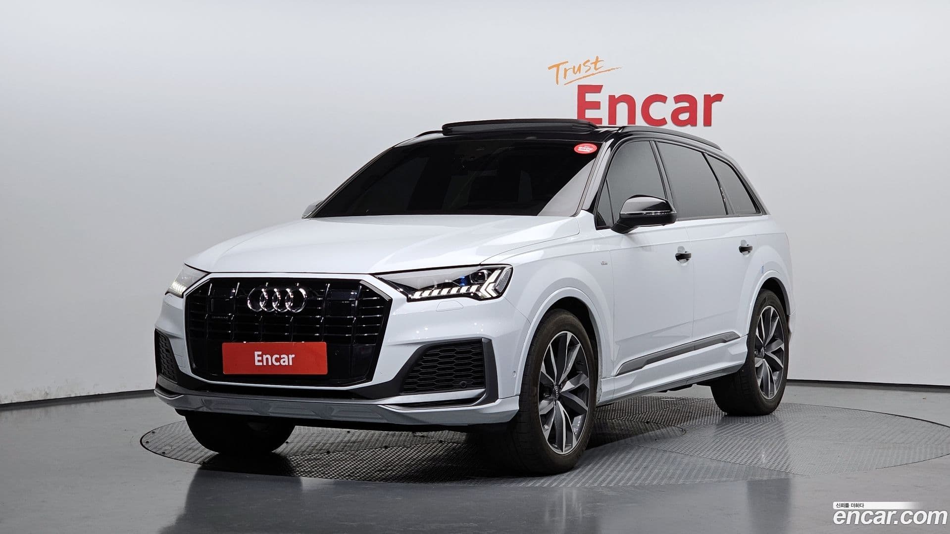 Main__Slider__Photo:Q7 Audi 2021.0-0