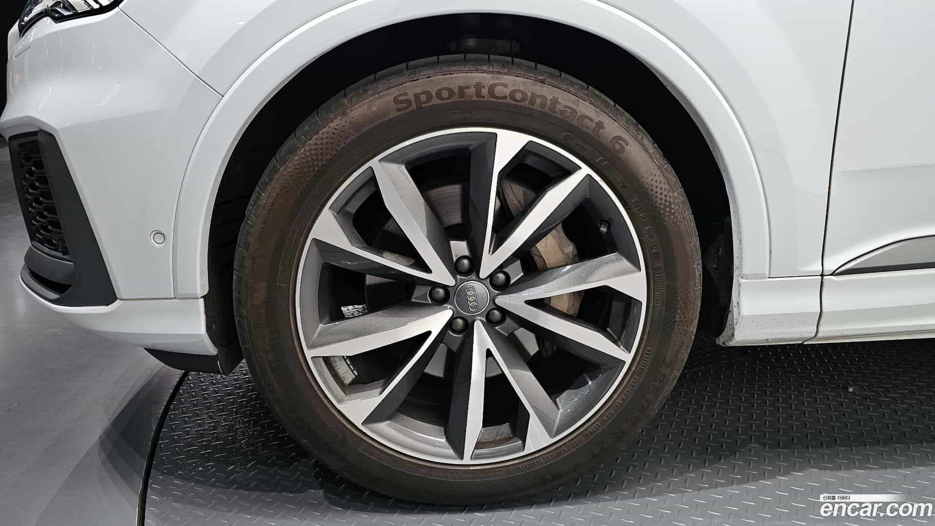 Q7 Audi 2021.0-OUTER-005