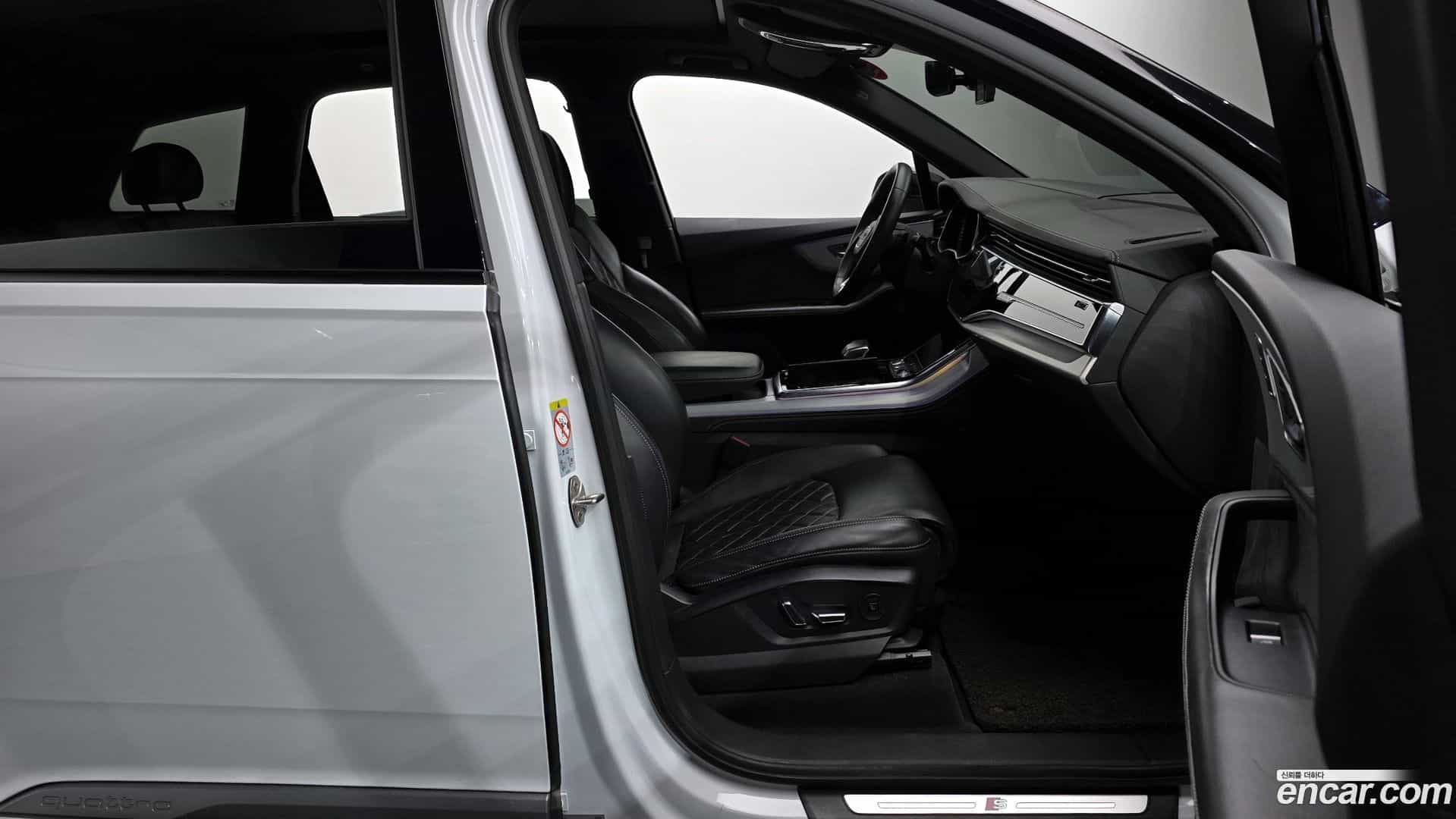 Q7 Audi 2021.0-INNER-010