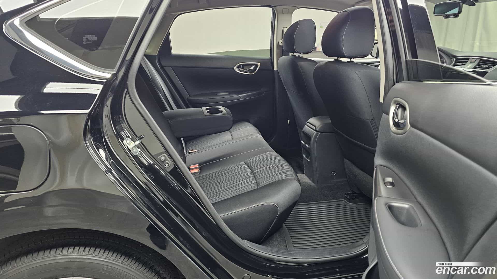 Sentra Nissan 2018.11-OPTION-016