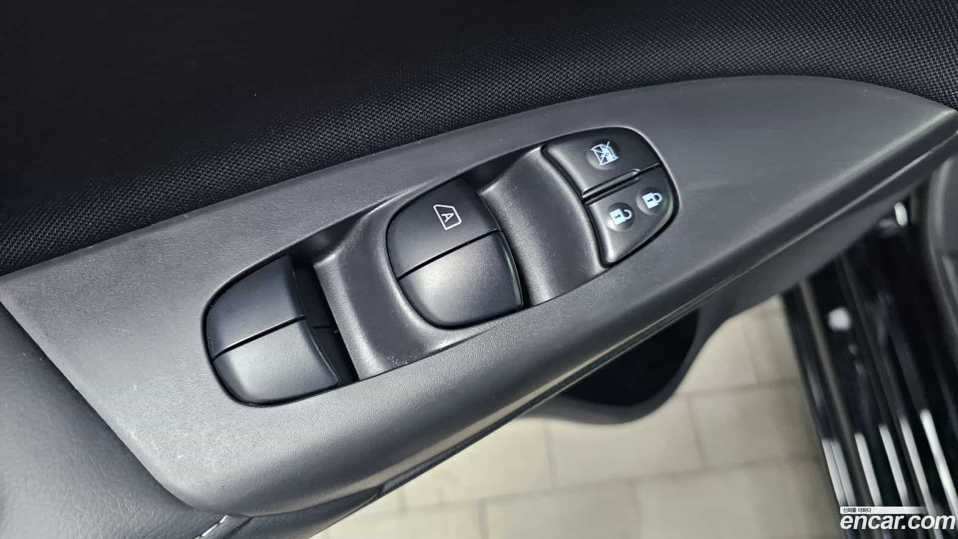 Sentra Nissan 2018.11-OPTION-018