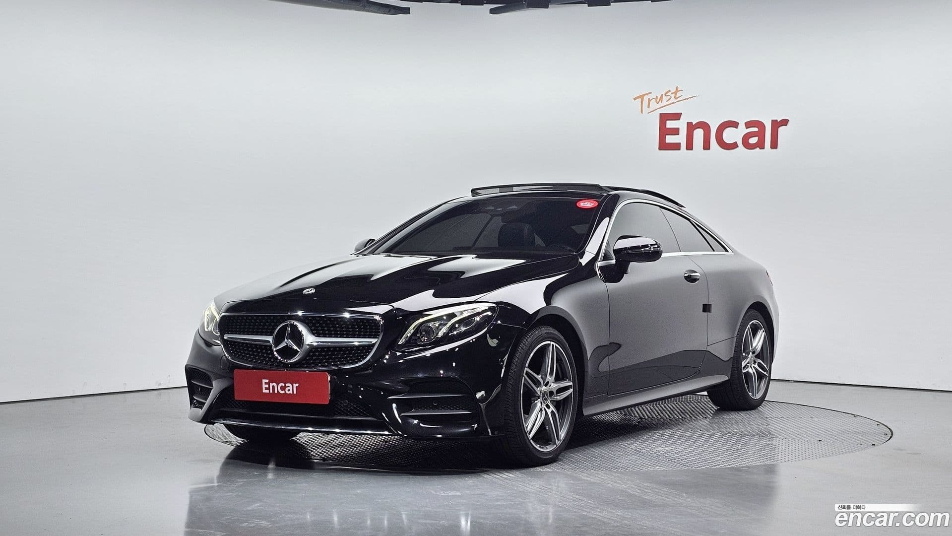 Main__Slider__Photo:E-Class Mercedes-Benz 2019.6-0