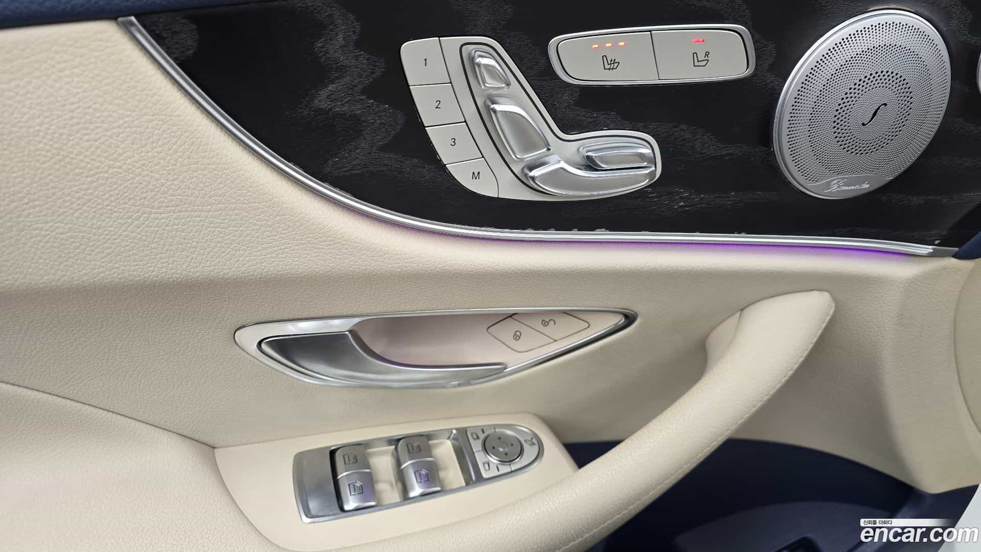 E-Class Mercedes-Benz 2017.9-OPTION-023