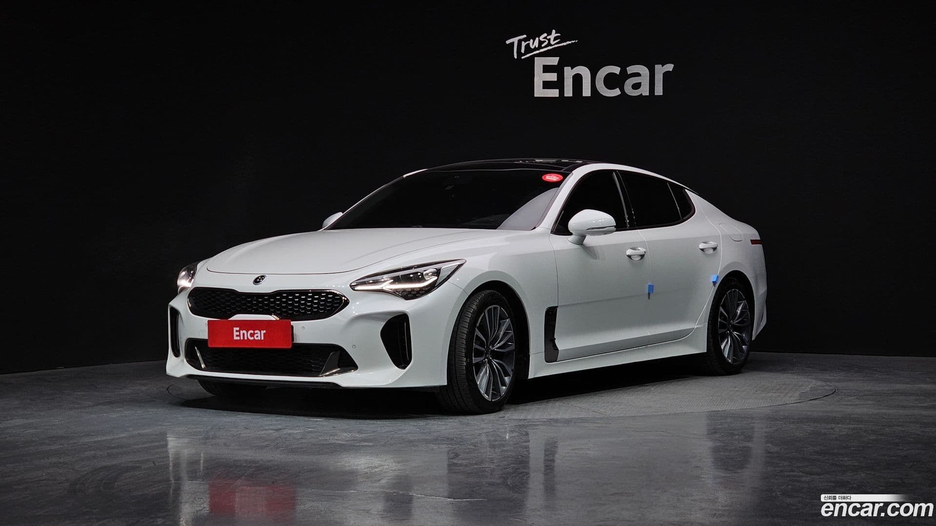 Main__Slider__Photo:Stinger Kia 2017.5-0