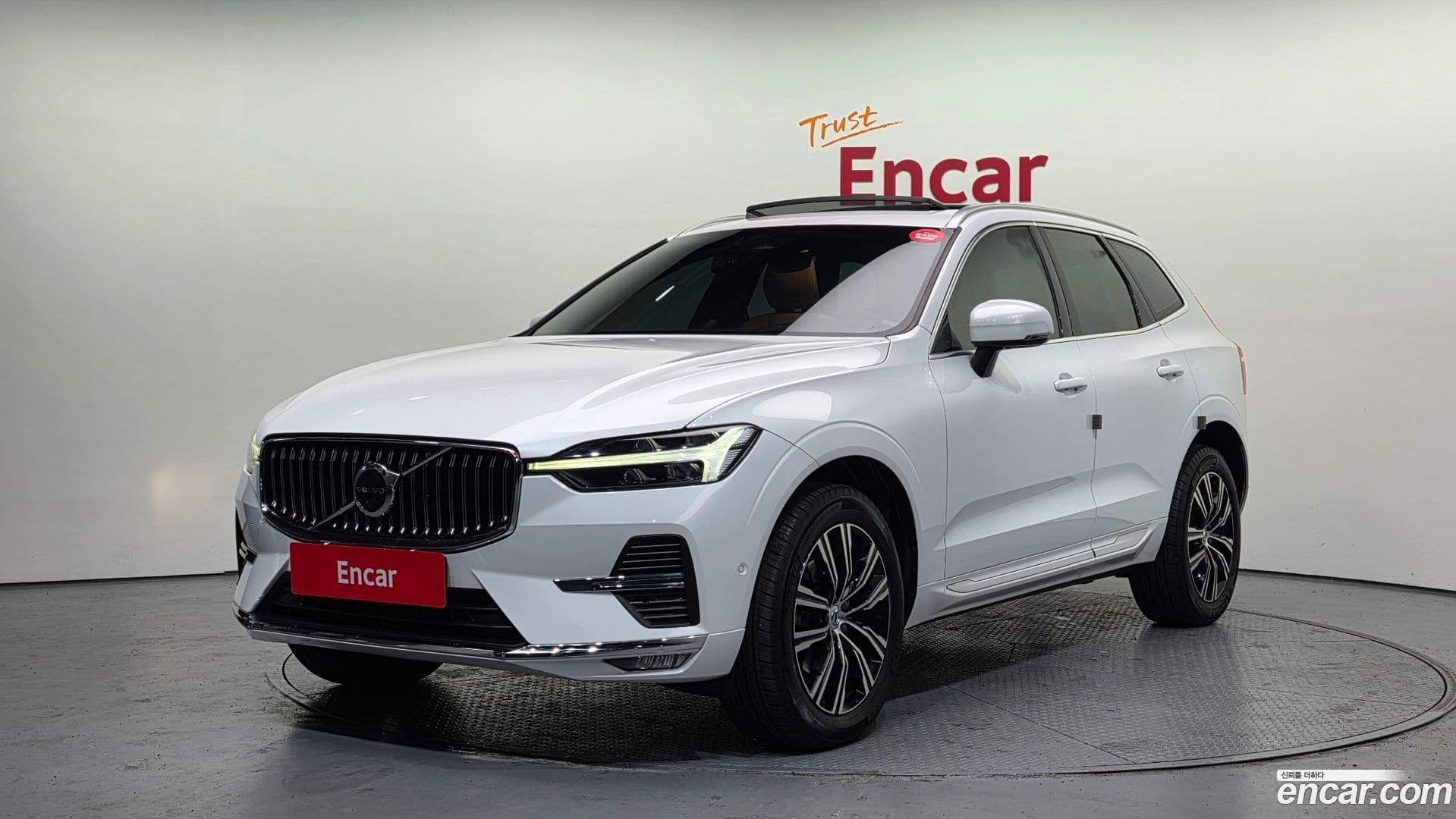 Main__Slider__Photo:XC60 Volvo 2022.0-0