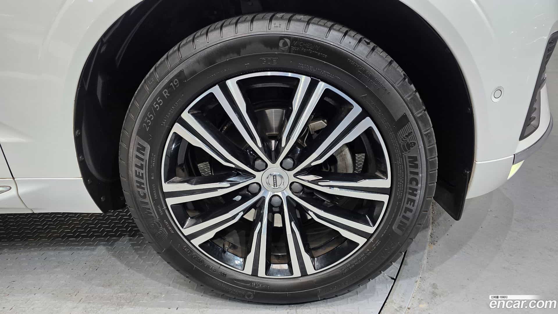 XC60 Volvo 2022.0-OUTER-005
