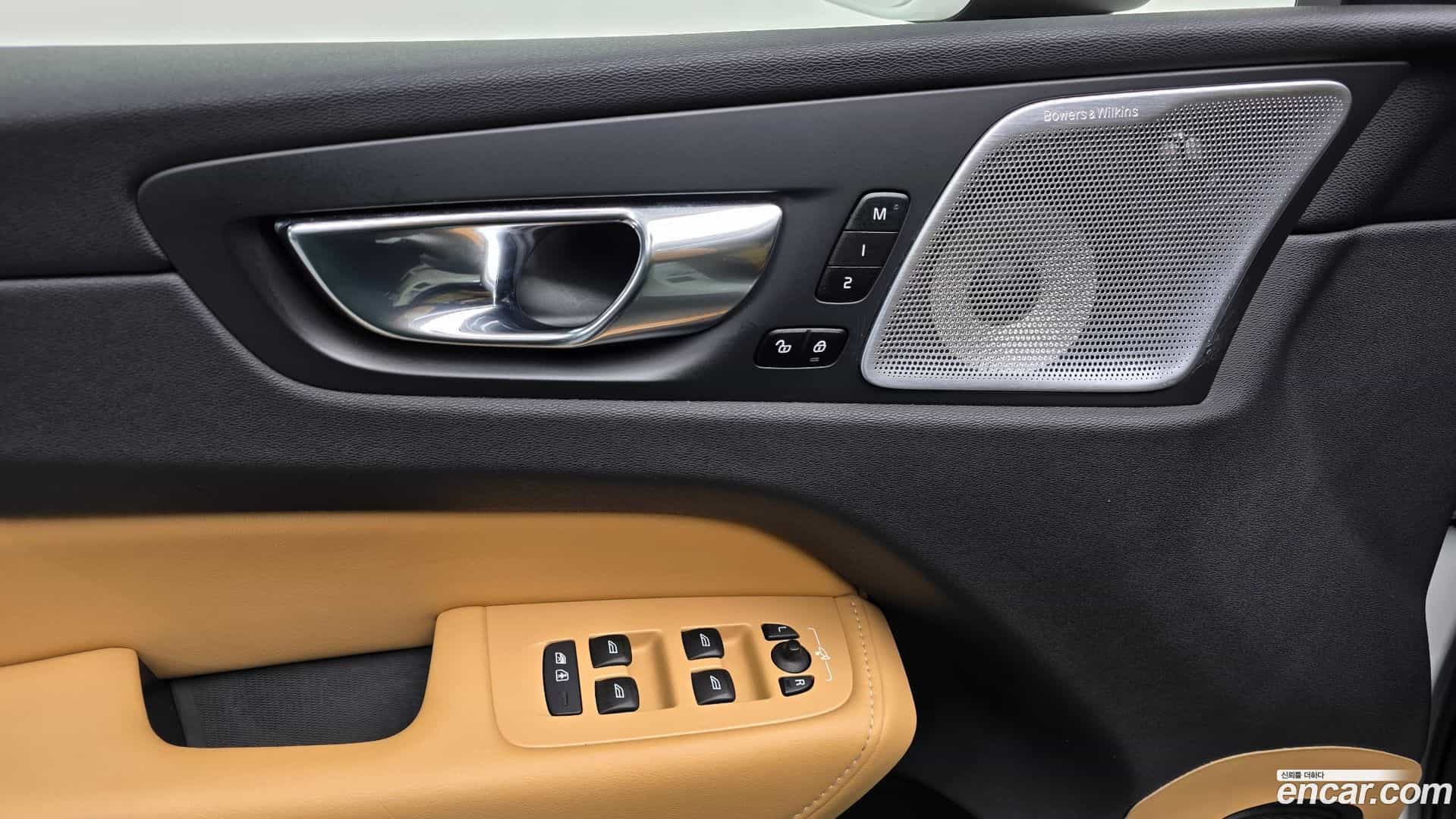 XC60 Volvo 2022.0-OPTION-018