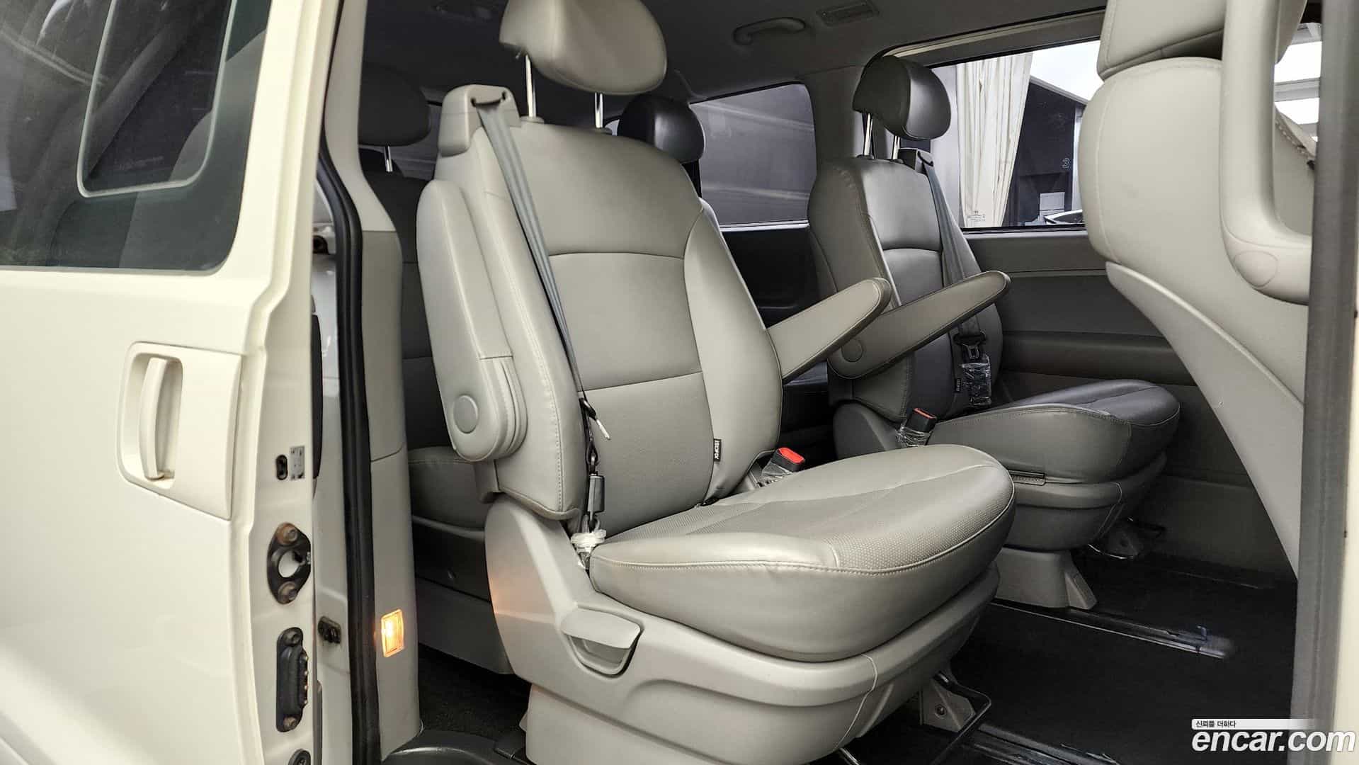 Starex Hyundai 2018.7-OPTION-016