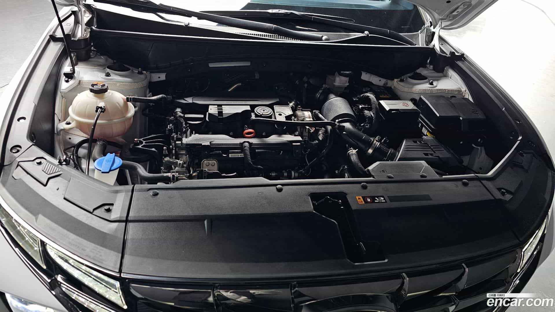 Tucson Hyundai 2023.1-INNER-006