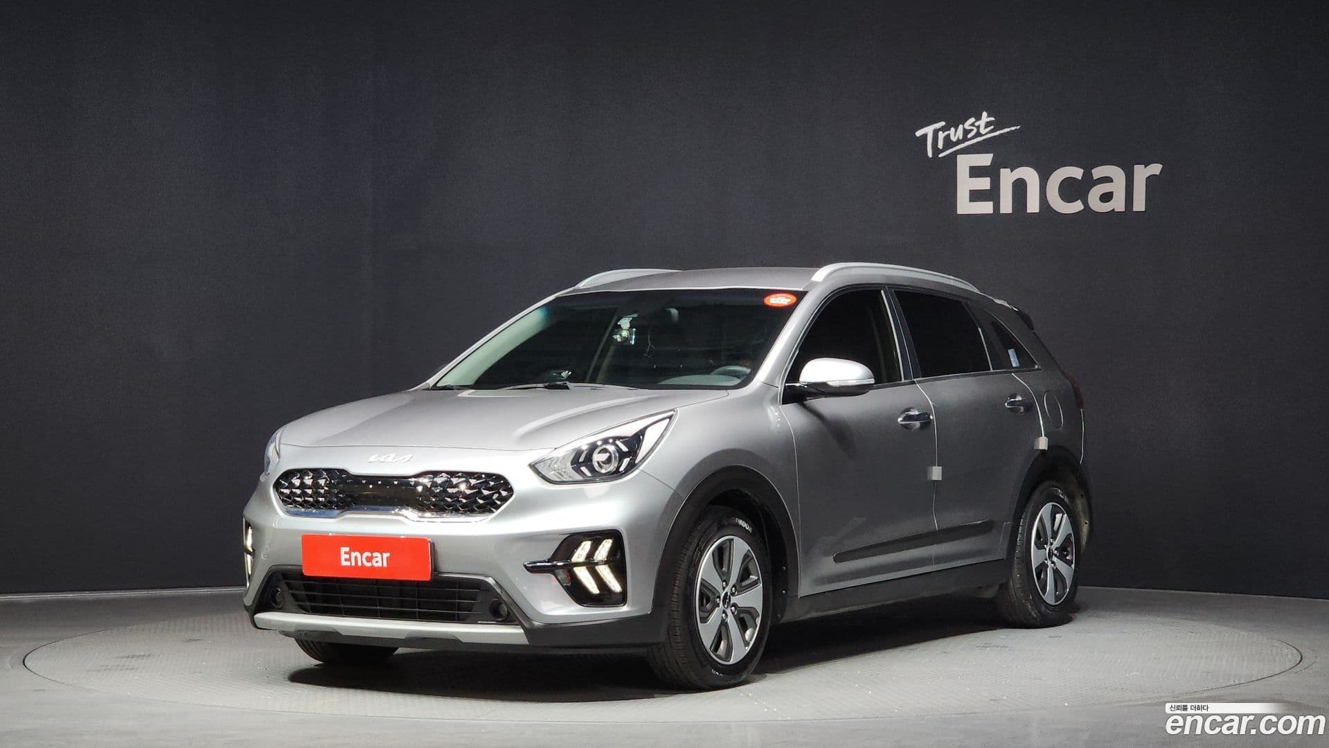 Main__Slider__Photo:Niro Kia 2021.8-0