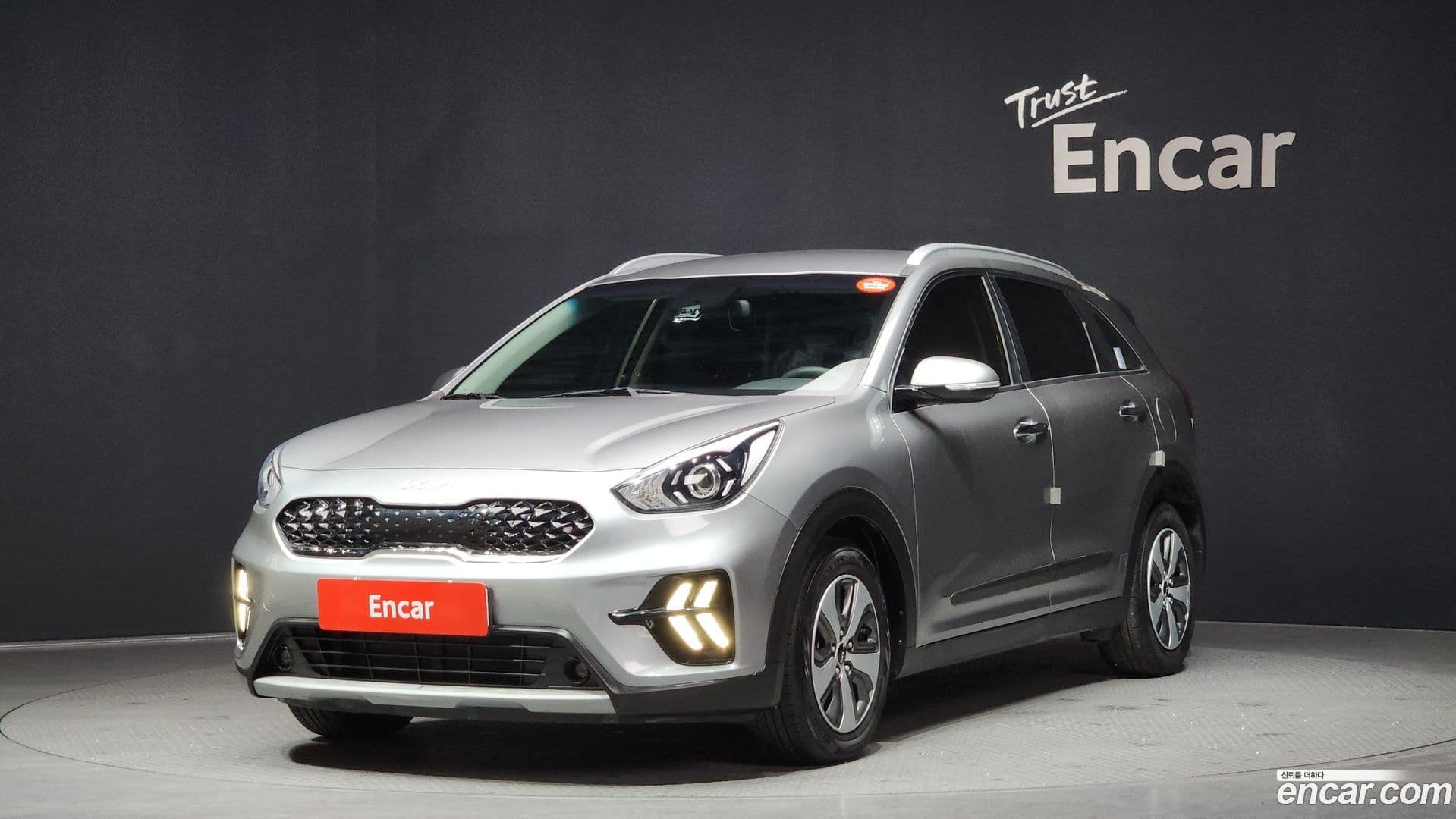Main__Slider__Photo:Niro Kia 2021.8-0