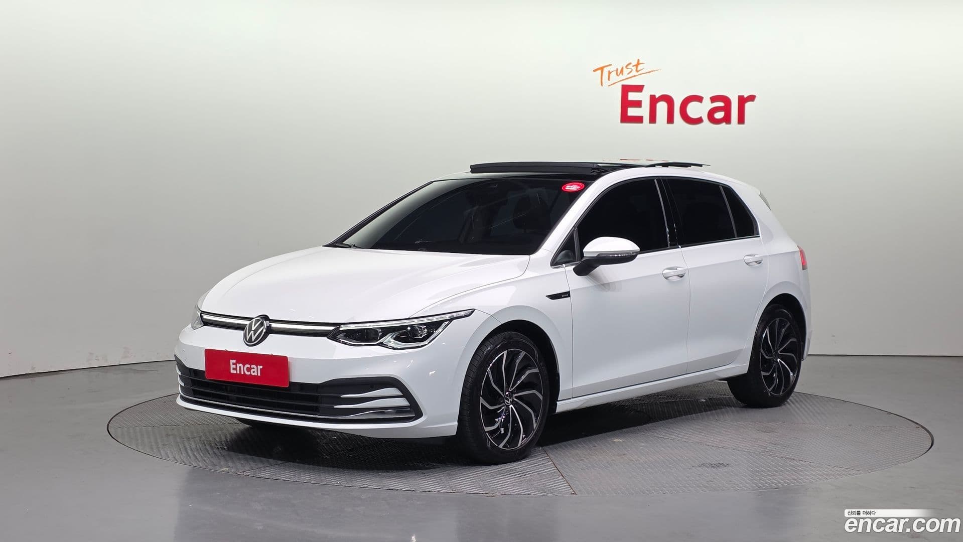 Main__Slider__Photo:Golf Volkswagen 2023.2-0