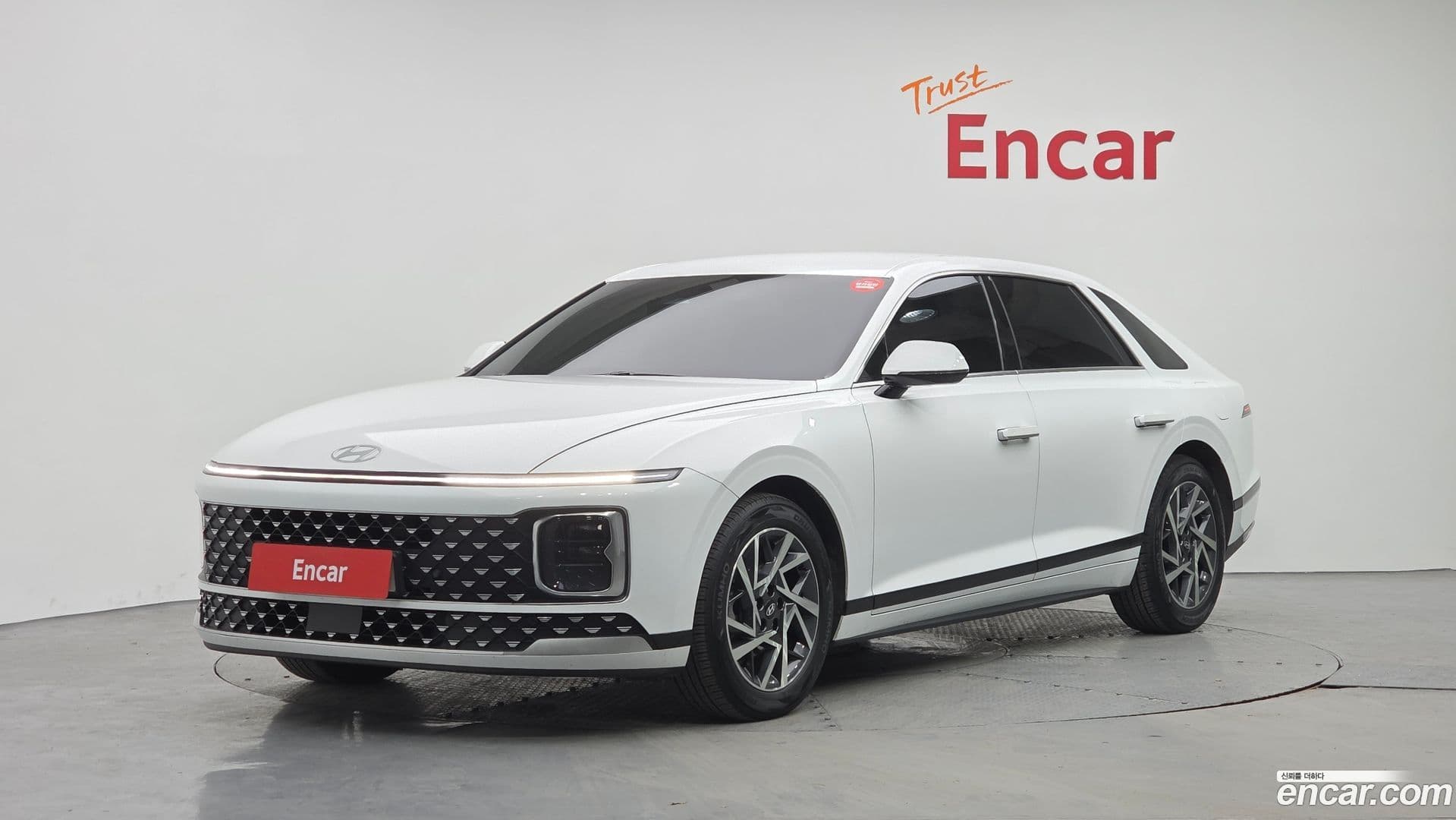 Main__Slider__Photo:Grandeur Hyundai 2023.5-0