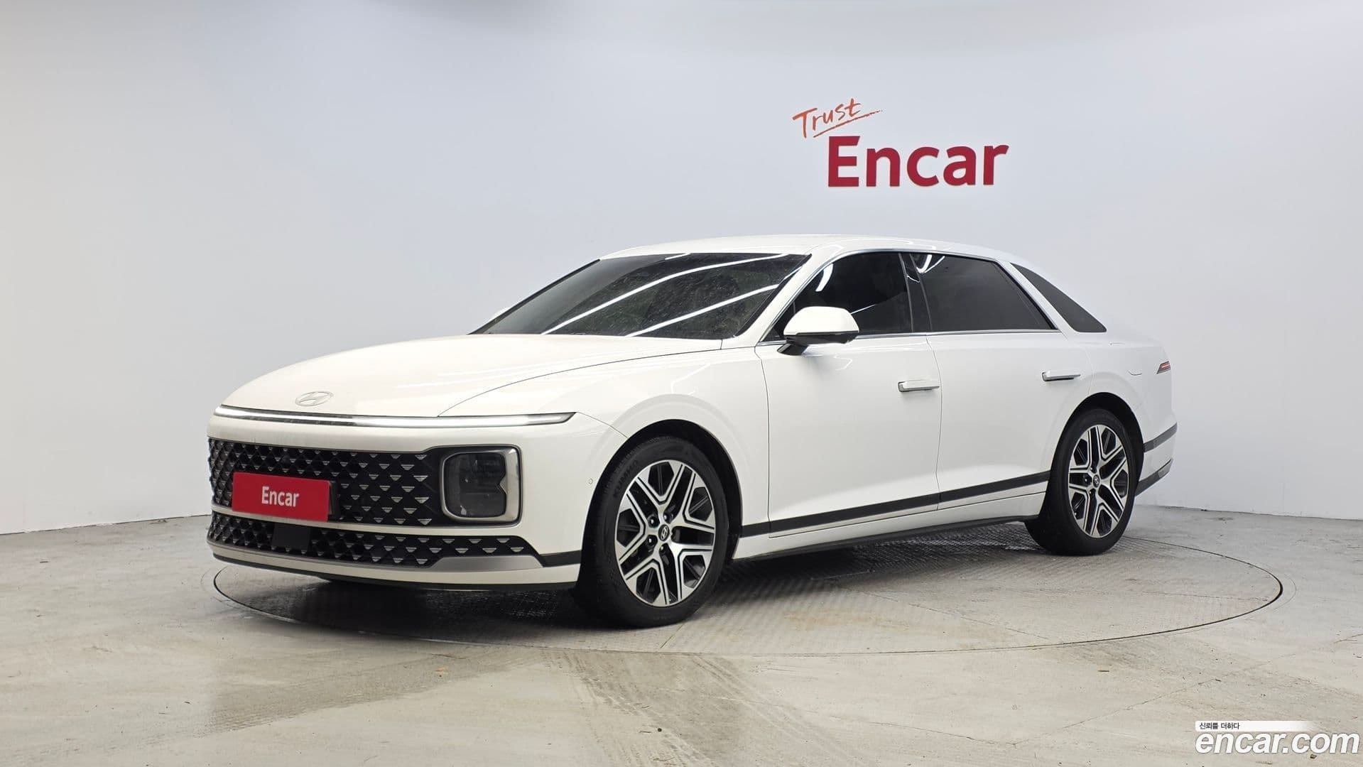 Main__Slider__Photo:Grandeur Hyundai 2023.0-0