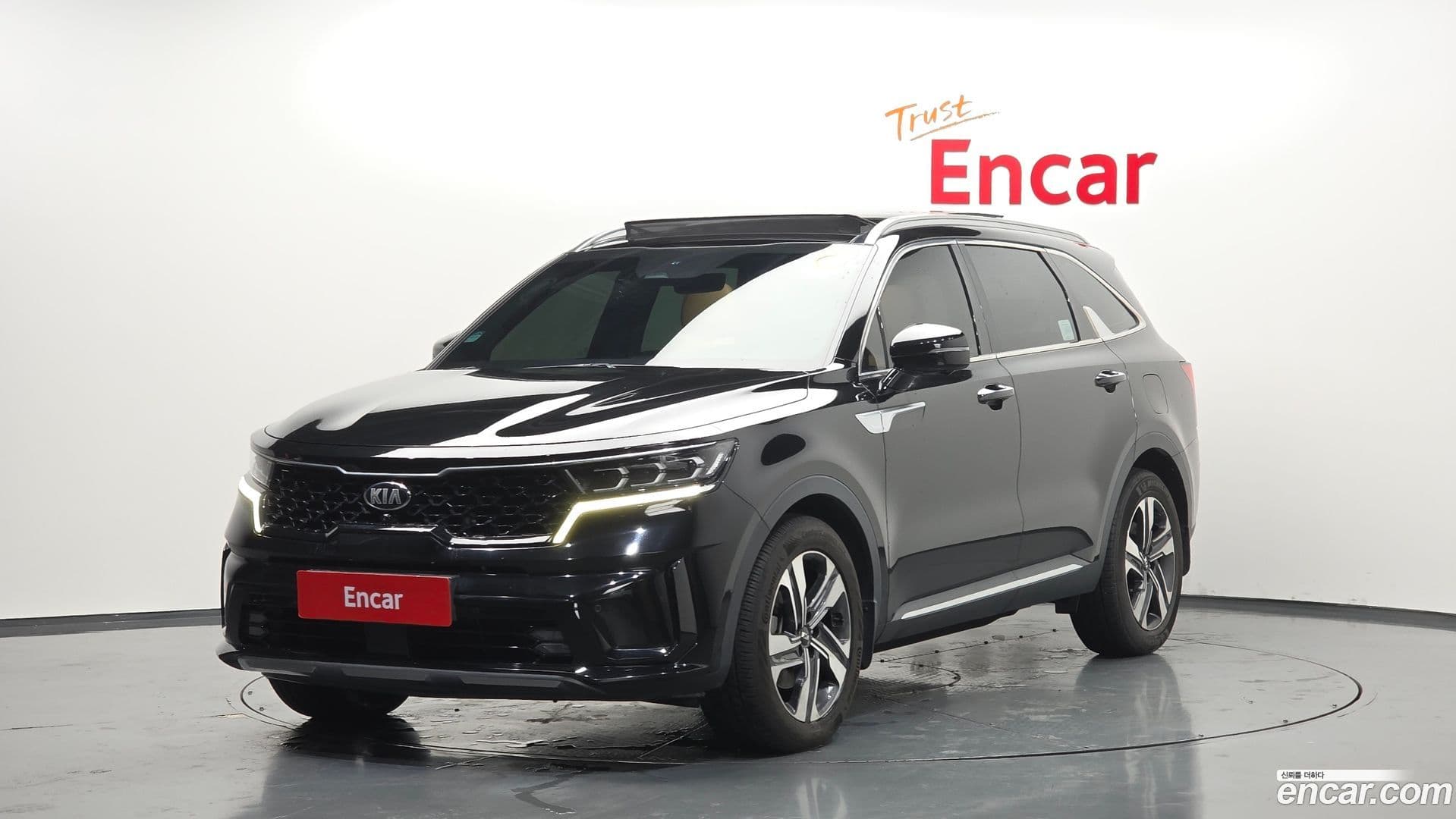 Main__Slider__Photo:Sorento Kia 2020.3-0