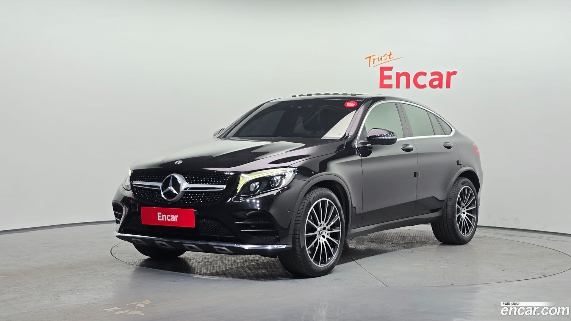 Main__Slider__Photo:GLC-Class Mercedes-Benz 2019.5-0