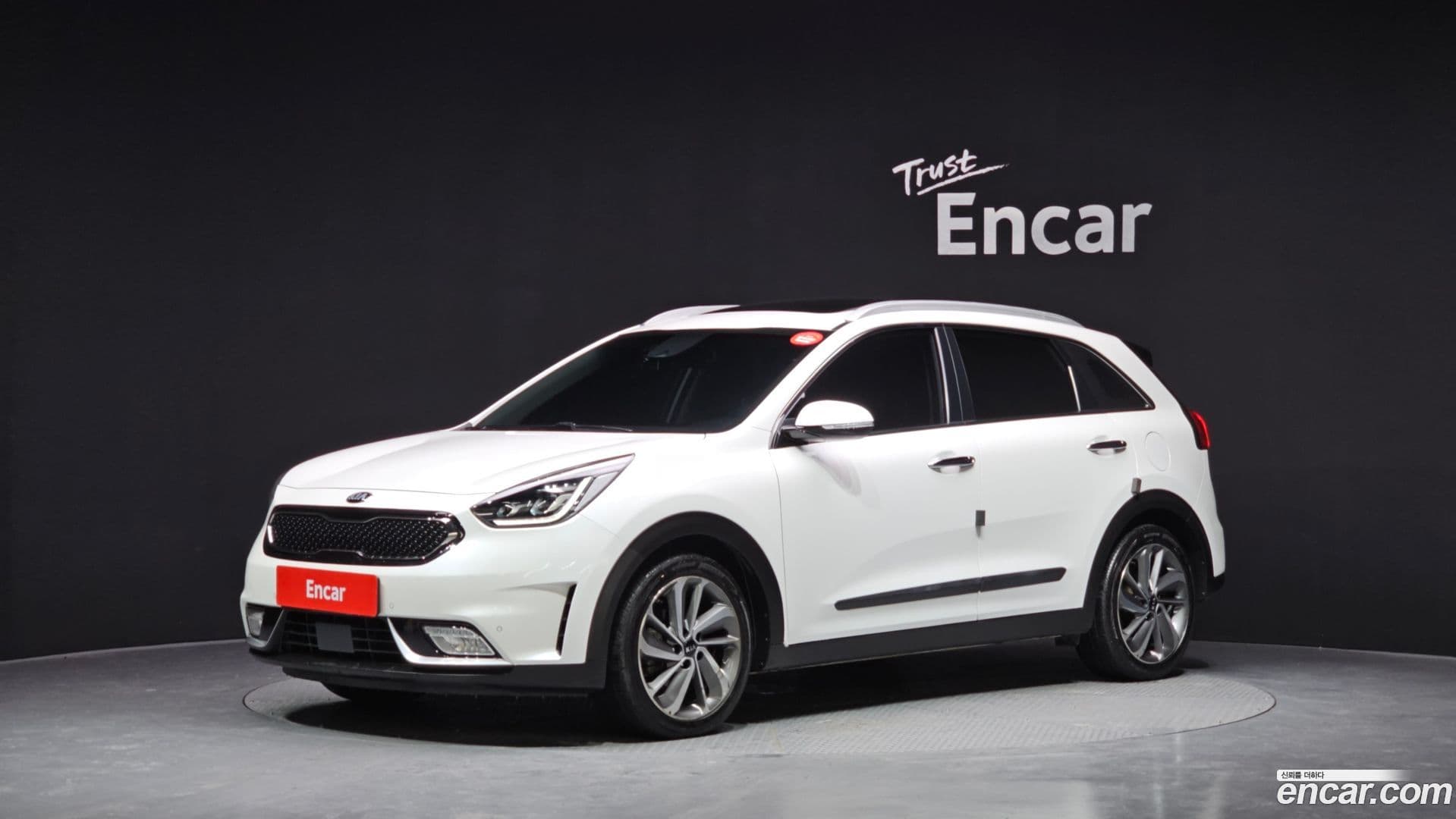 Main__Slider__Photo:Niro Kia 2018.2-0