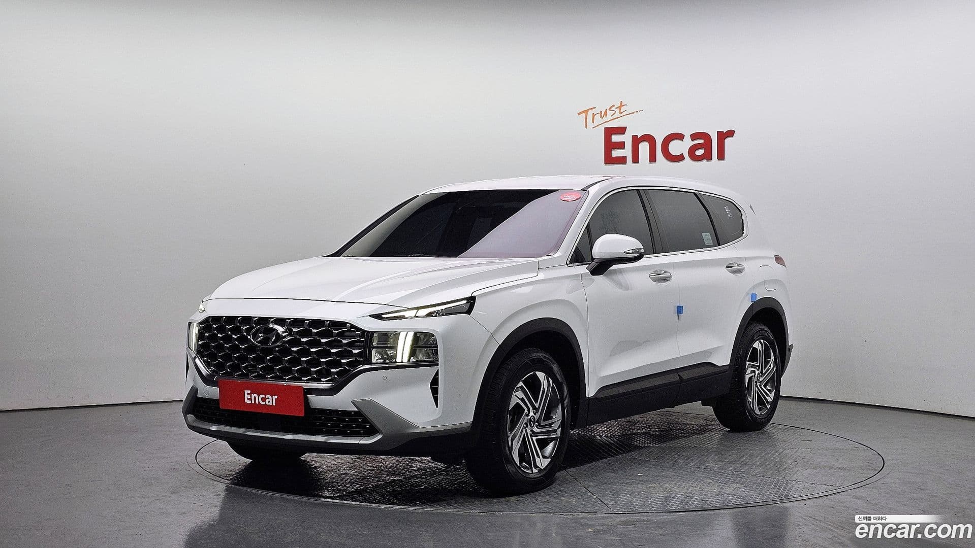 Main__Slider__Photo:Santafe Hyundai 2022.3-0