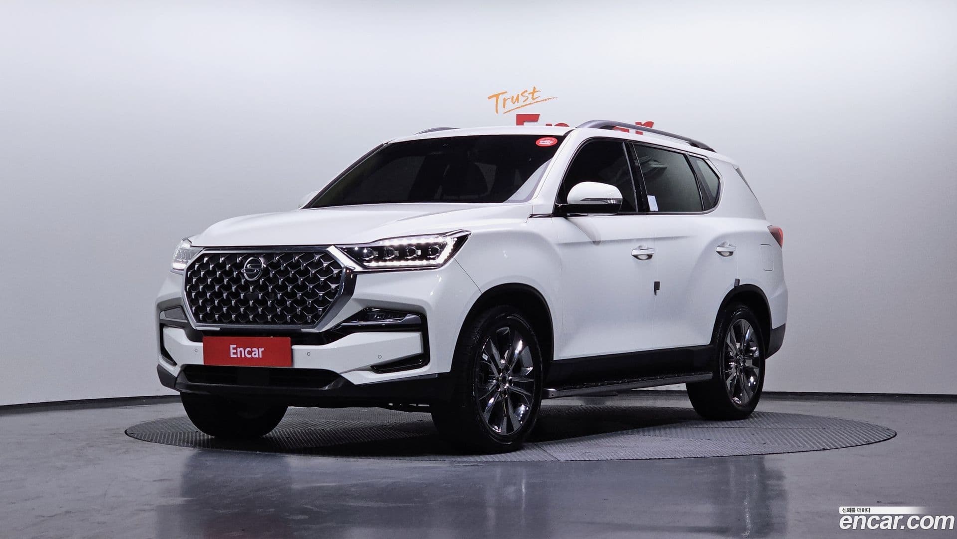 Main__Slider__Photo:Rexton KG Mobility 2022.9-0