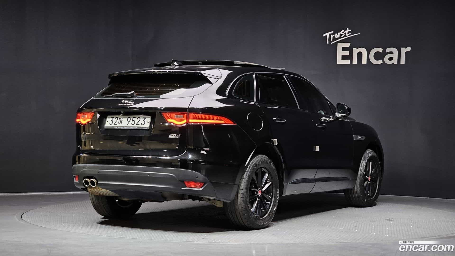 F-PACE Jaguar 2017.3-OUTER-002