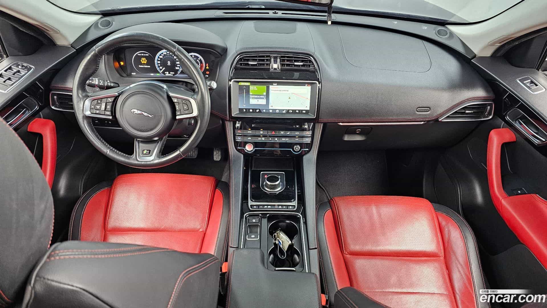 F-PACE Jaguar 2017.3-INNER-007