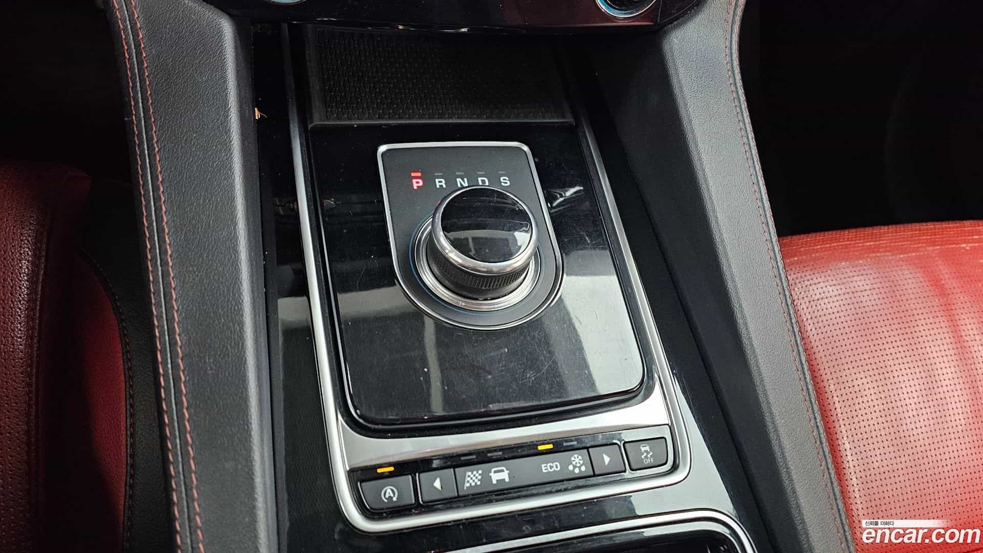 F-PACE Jaguar 2017.3-INNER-009