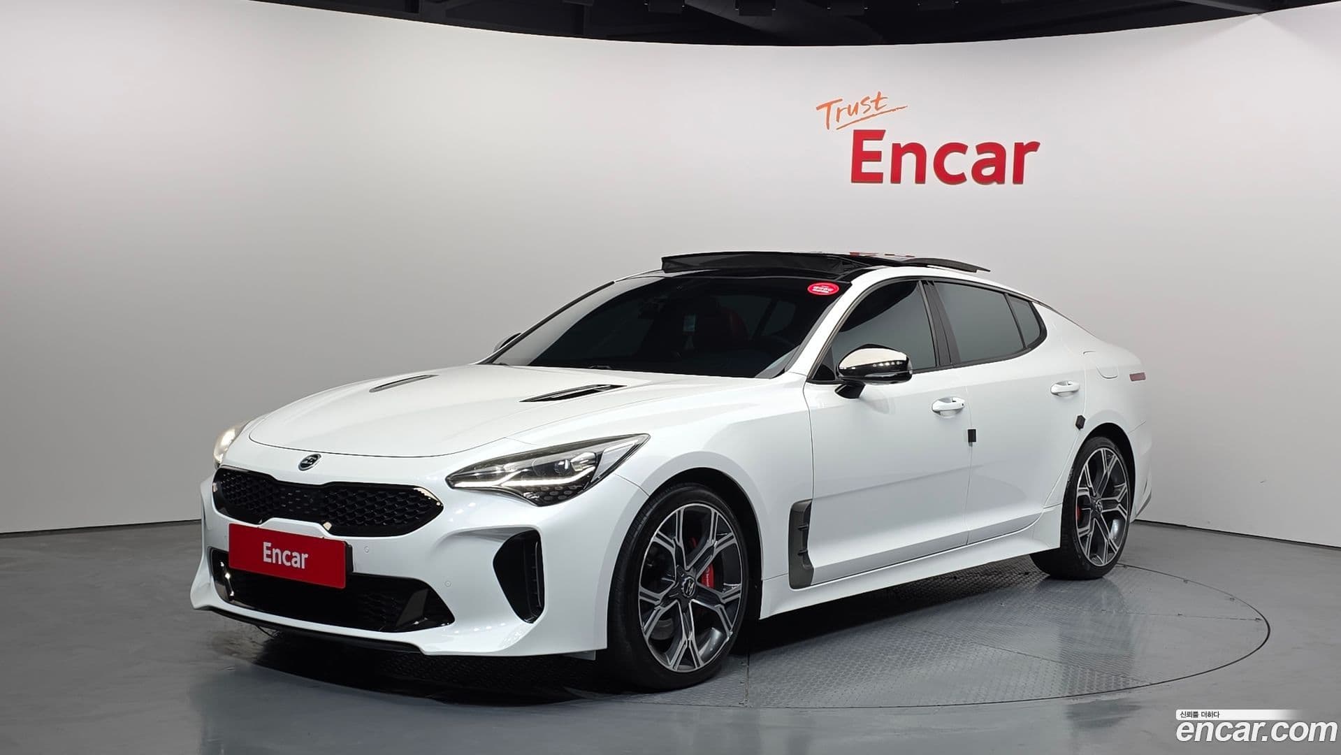 Main__Slider__Photo:Stinger Kia 2018.0-0