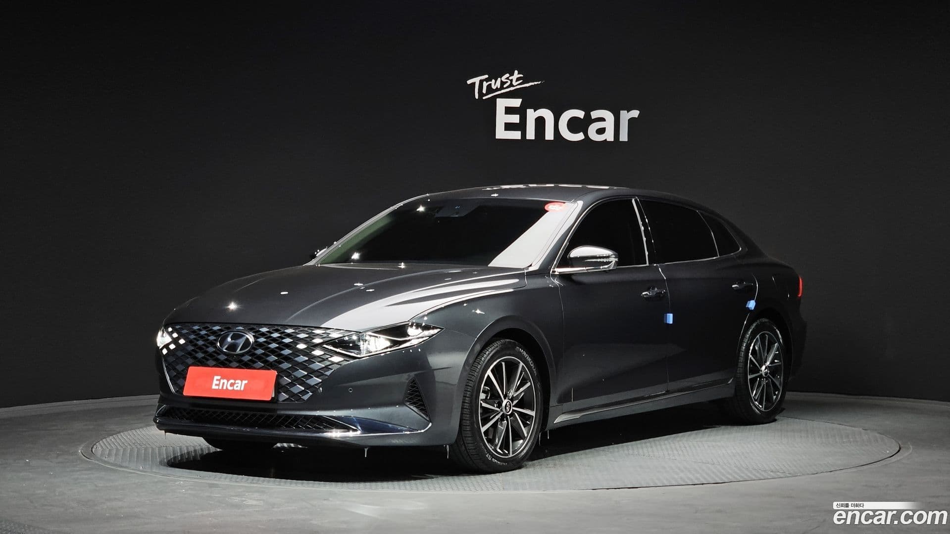 Main__Slider__Photo:Grandeur Hyundai 2021.10-0