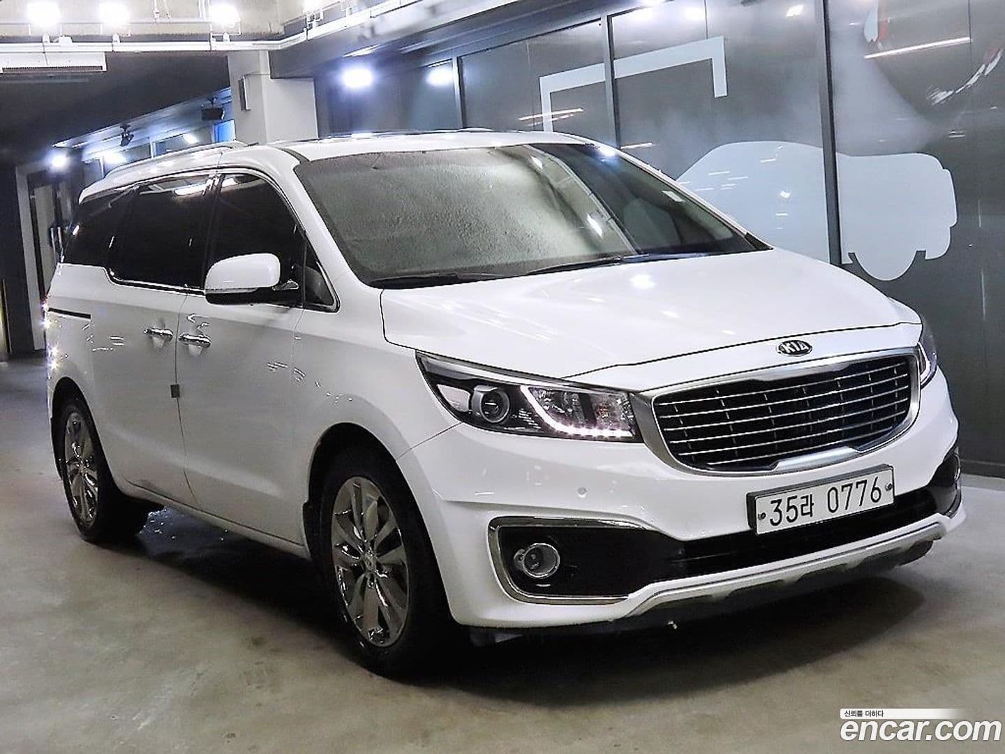Main__Slider__Photo:Canival Kia 2015.9-0