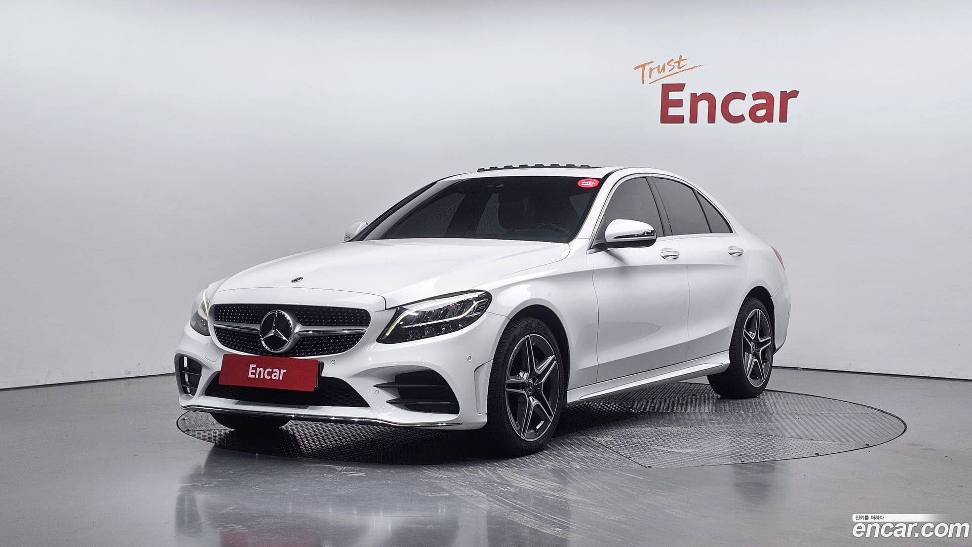 Main__Slider__Photo:C-Class Mercedes-Benz 2019.3-0