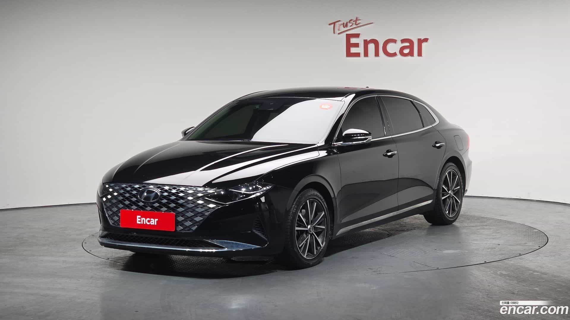 Grandeur Hyundai 2021.11-OUTER-001