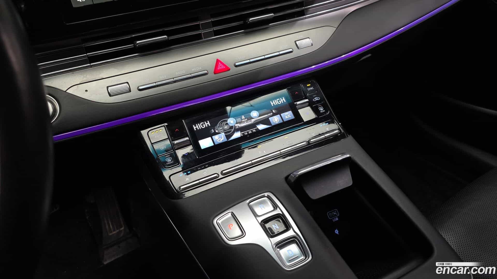 Grandeur Hyundai 2021.11-INNER-009