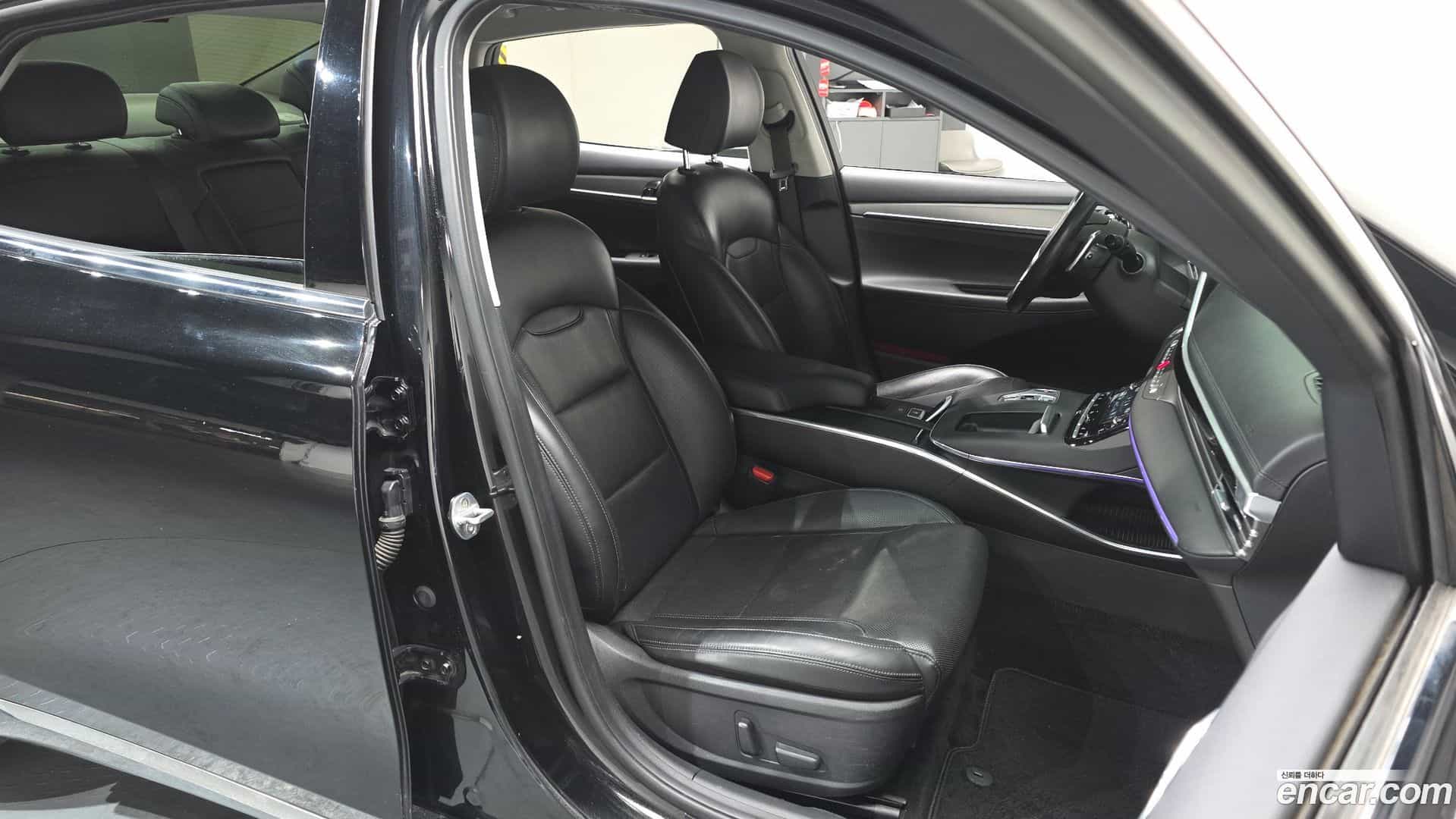Grandeur Hyundai 2021.11-INNER-010