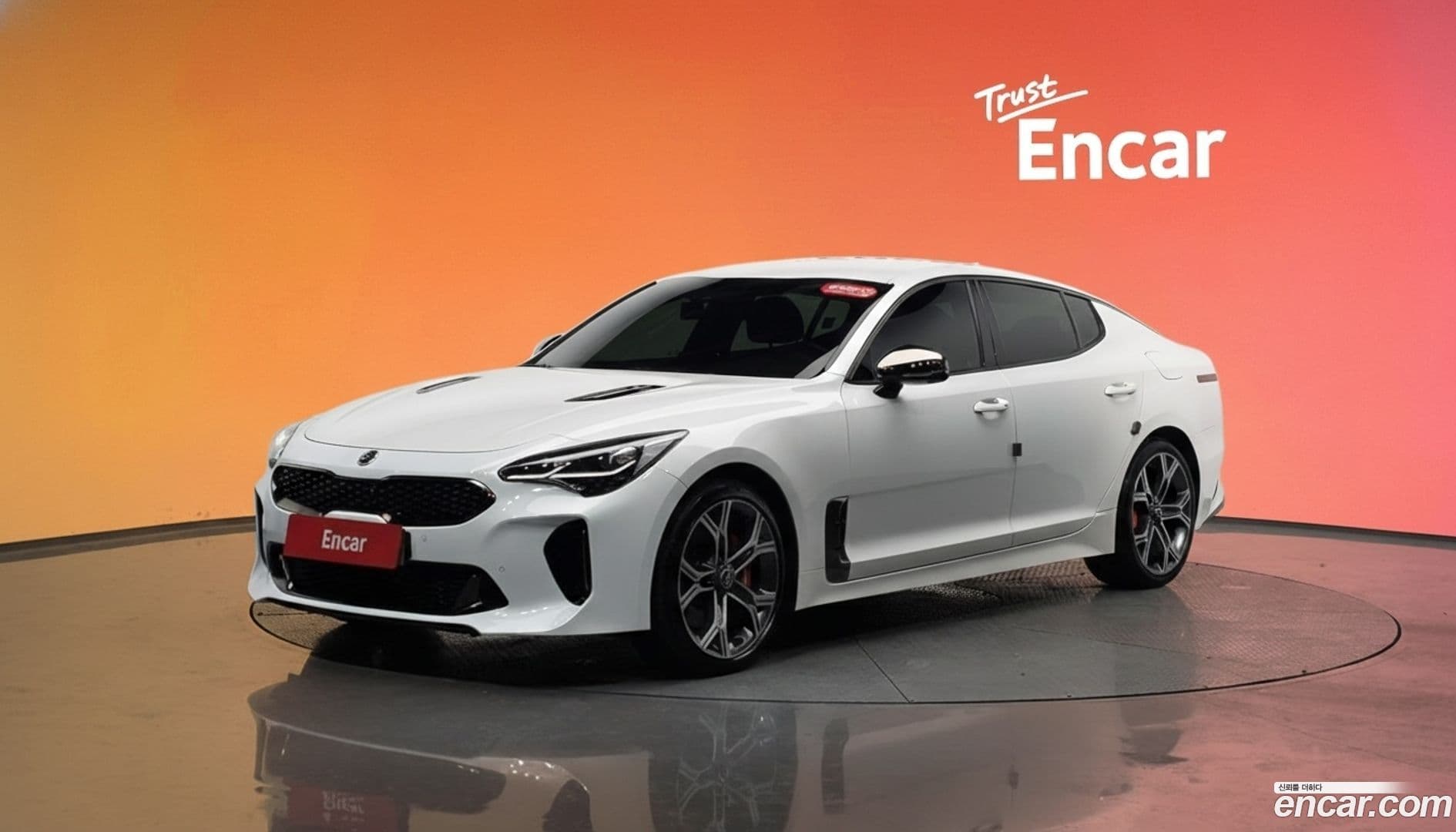 Main__Slider__Photo:Stinger Kia 2019.6-0