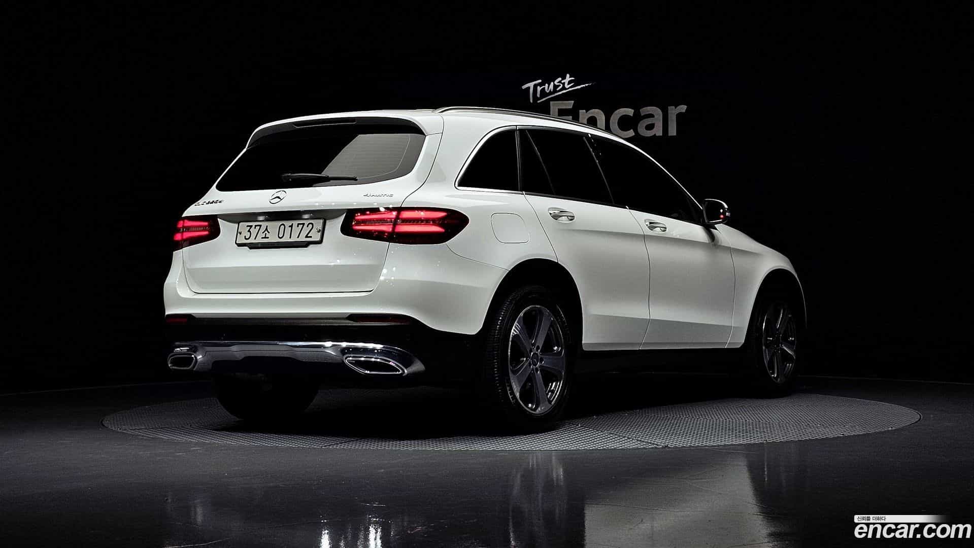 GLC-Class Mercedes-Benz 2016.8-OUTER-002