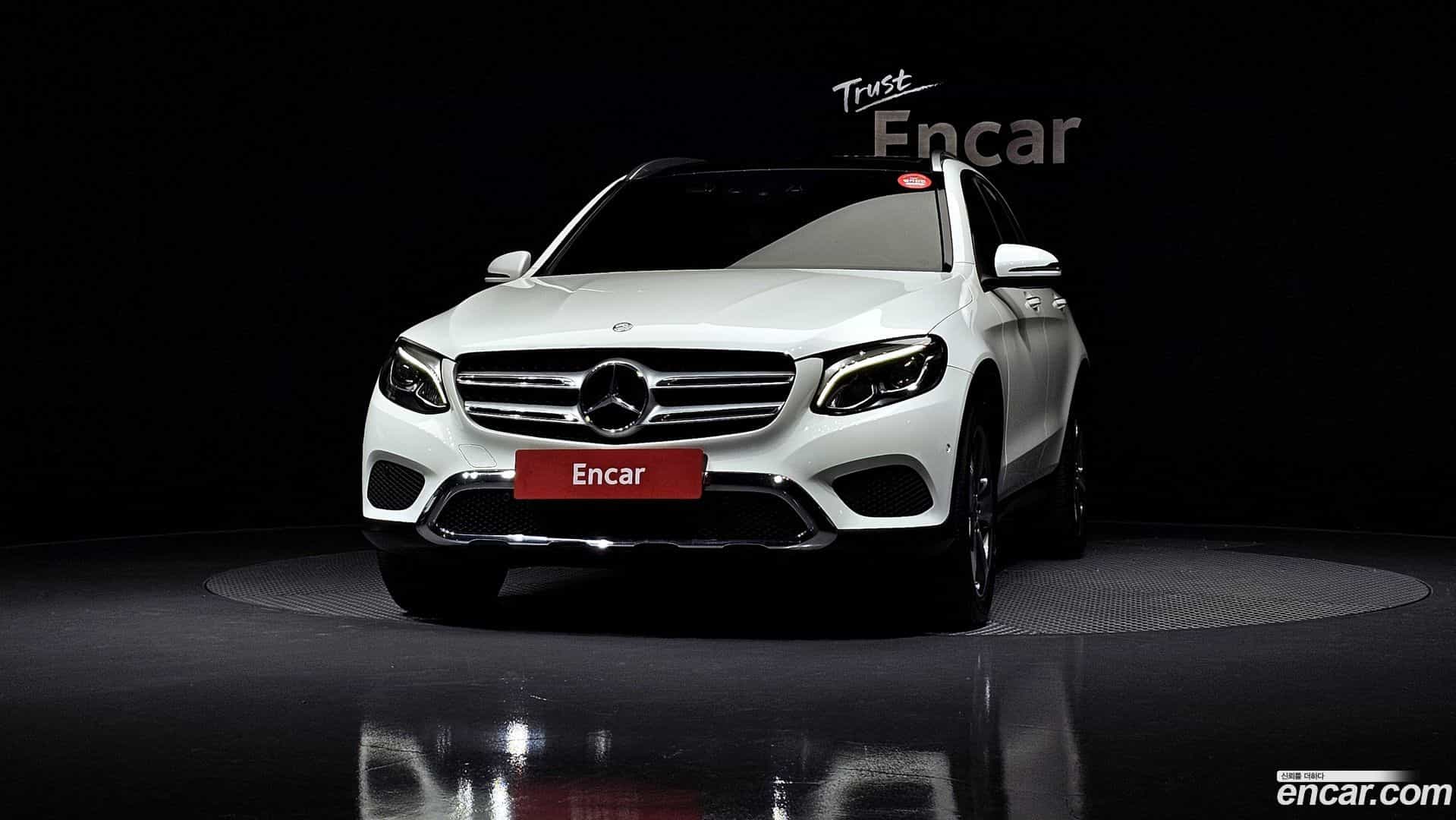 GLC-Class Mercedes-Benz 2016.8-OUTER-003