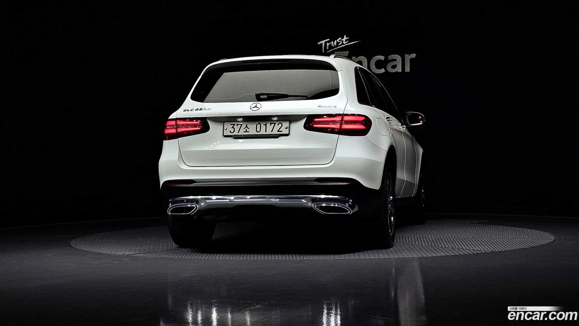 GLC-Class Mercedes-Benz 2016.8-OUTER-004