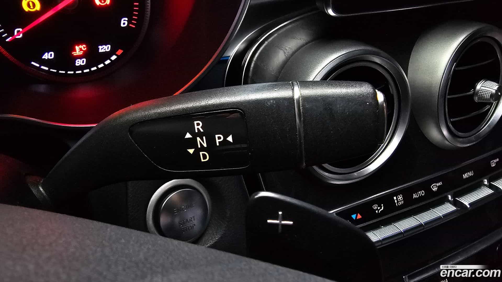 GLC-Class Mercedes-Benz 2016.8-INNER-009