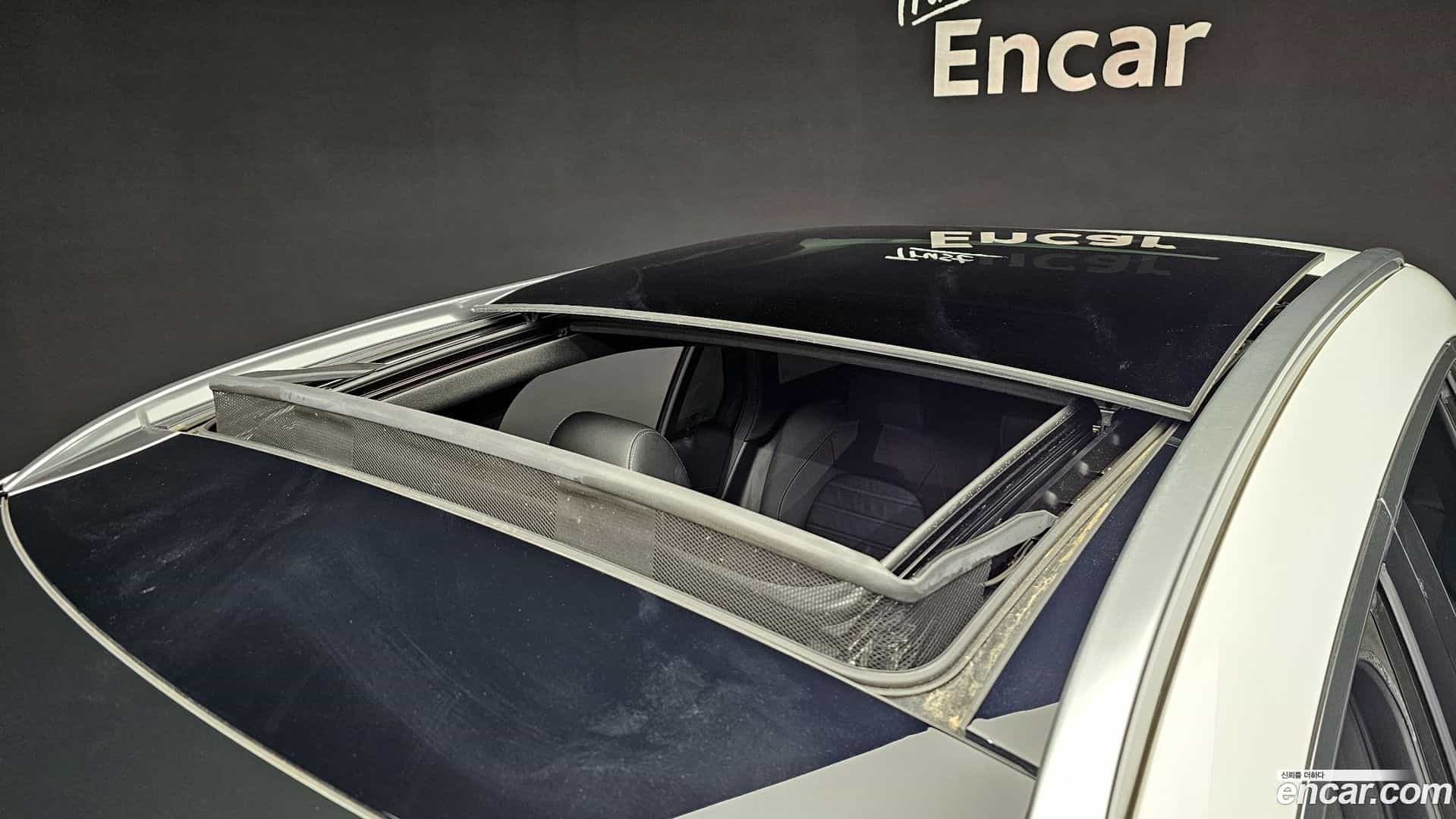 GLC-Class Mercedes-Benz 2016.8-OPTION-023