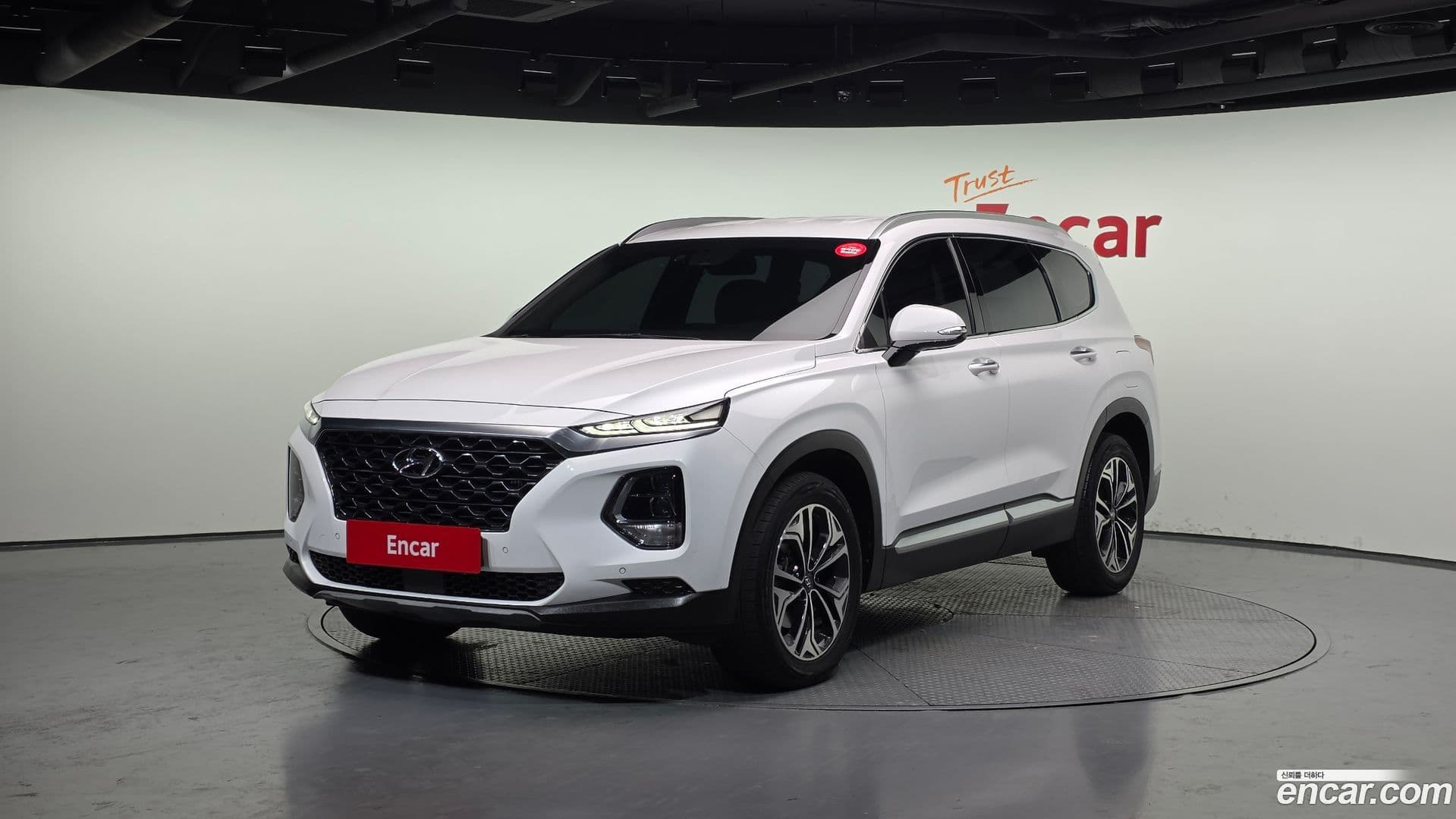 Main__Slider__Photo:Santafe Hyundai 2020.0-0