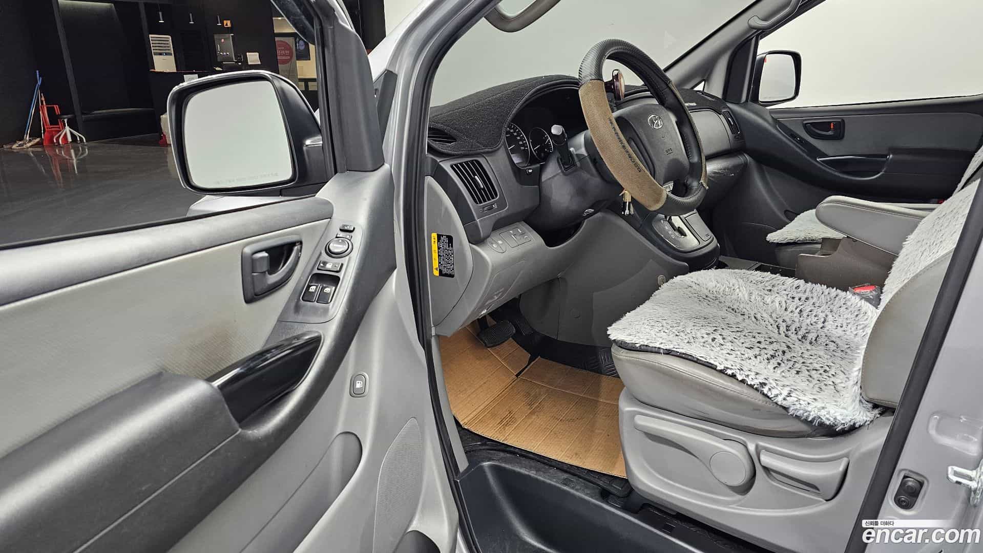 Starex Hyundai 2018.6-OPTION-015