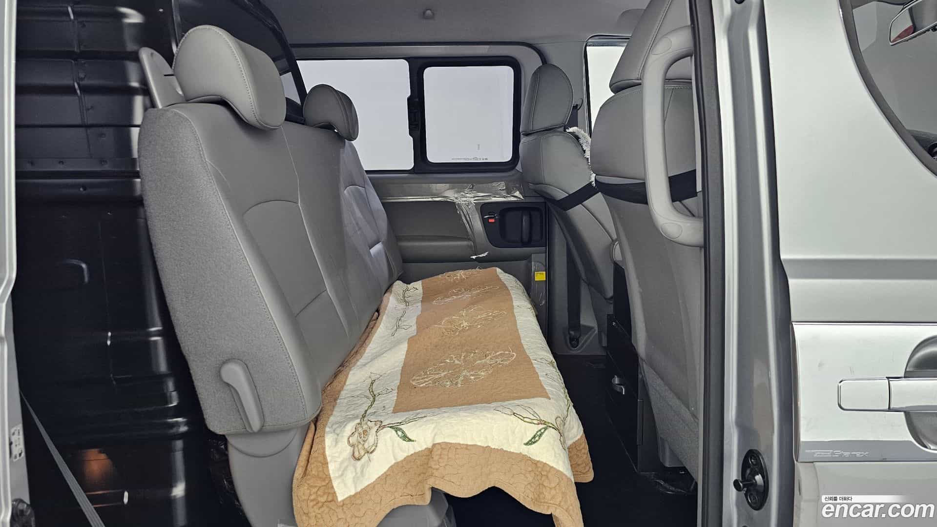 Starex Hyundai 2018.6-OPTION-017