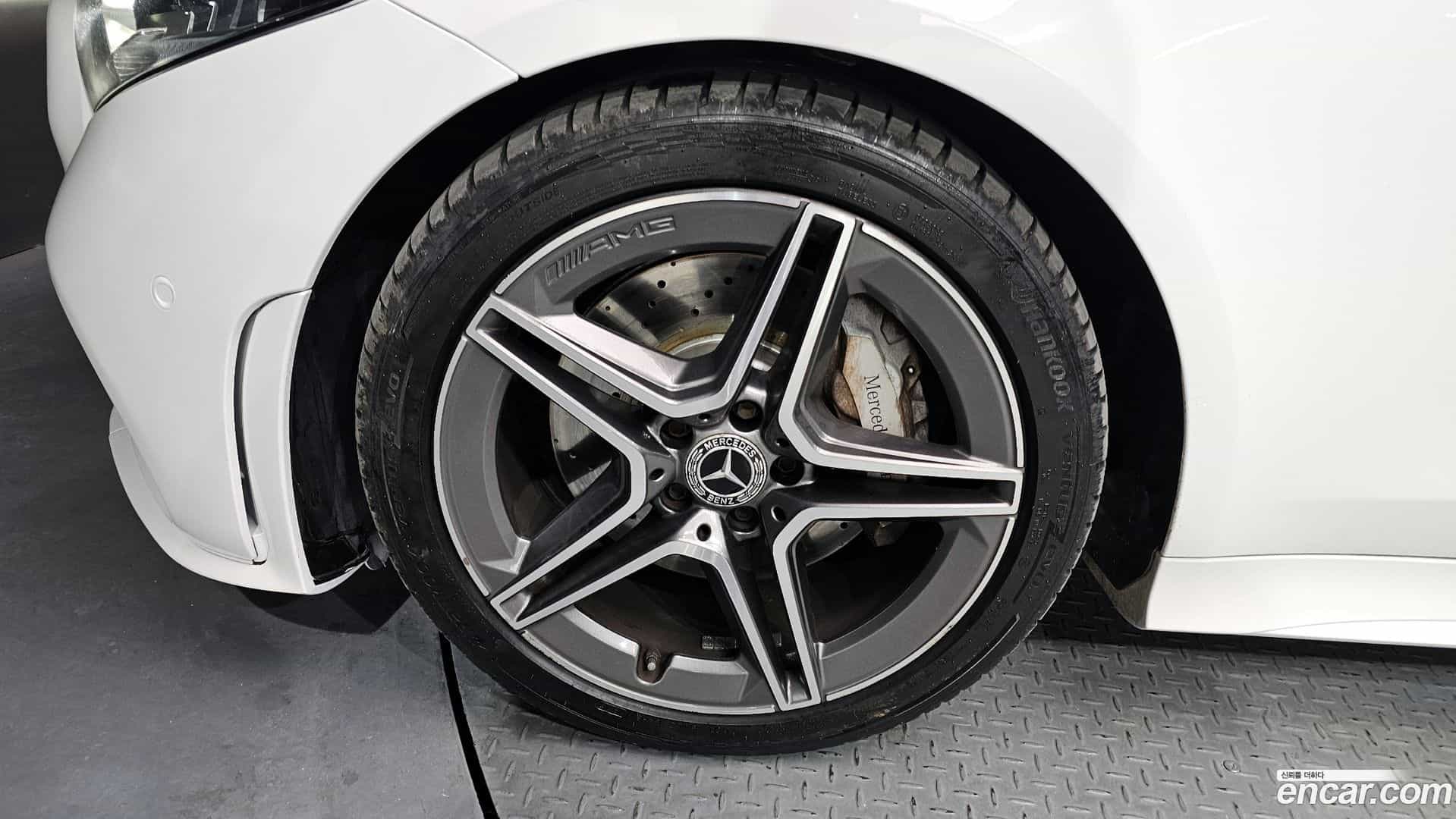 CLS-Class Mercedes-Benz 2019.11-OUTER-005