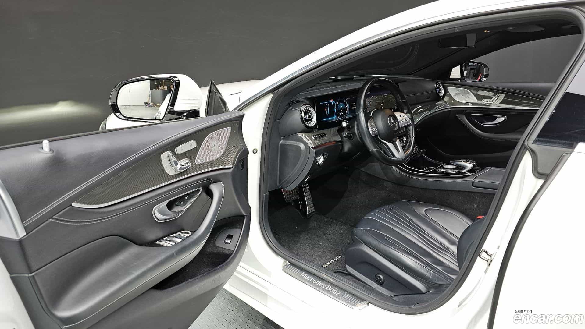 CLS-Class Mercedes-Benz 2019.11-INNER-010