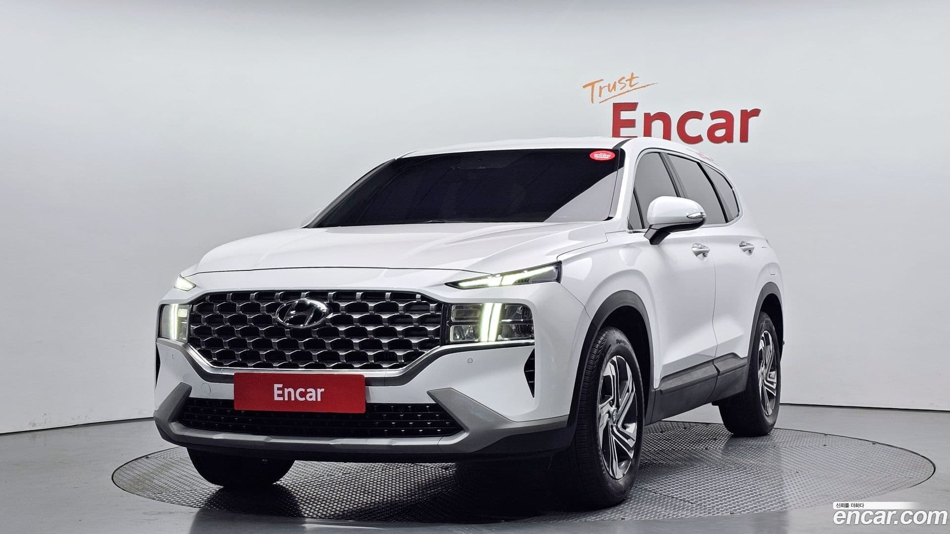 Main__Slider__Photo:Santafe Hyundai 2022.8-0